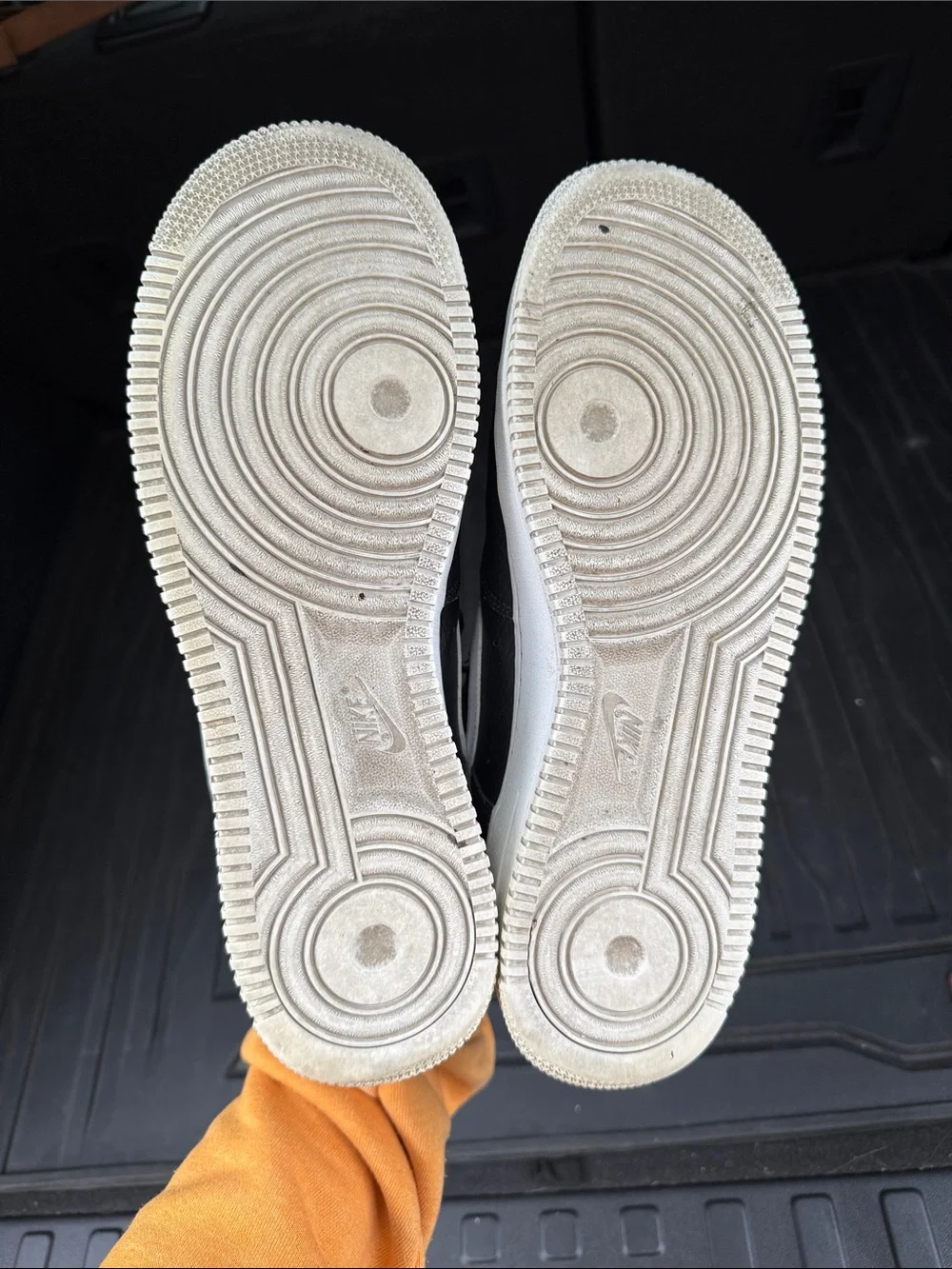 Nike Air - Men Black and White Sneakers